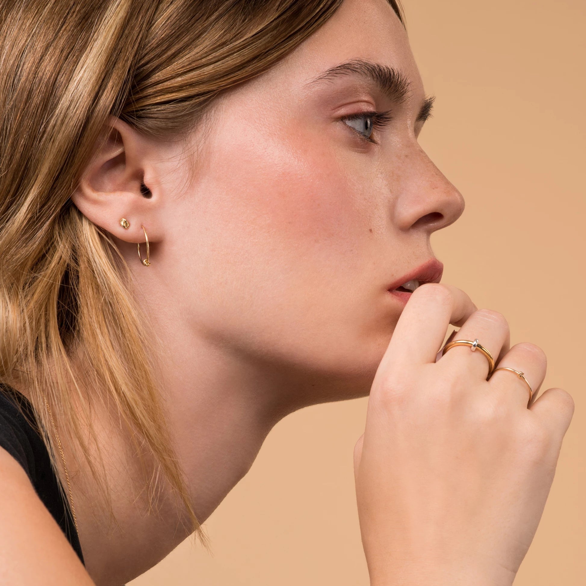 Prélude Sleepers Hoops Earrings – 10k Yellow Gold - Camillette