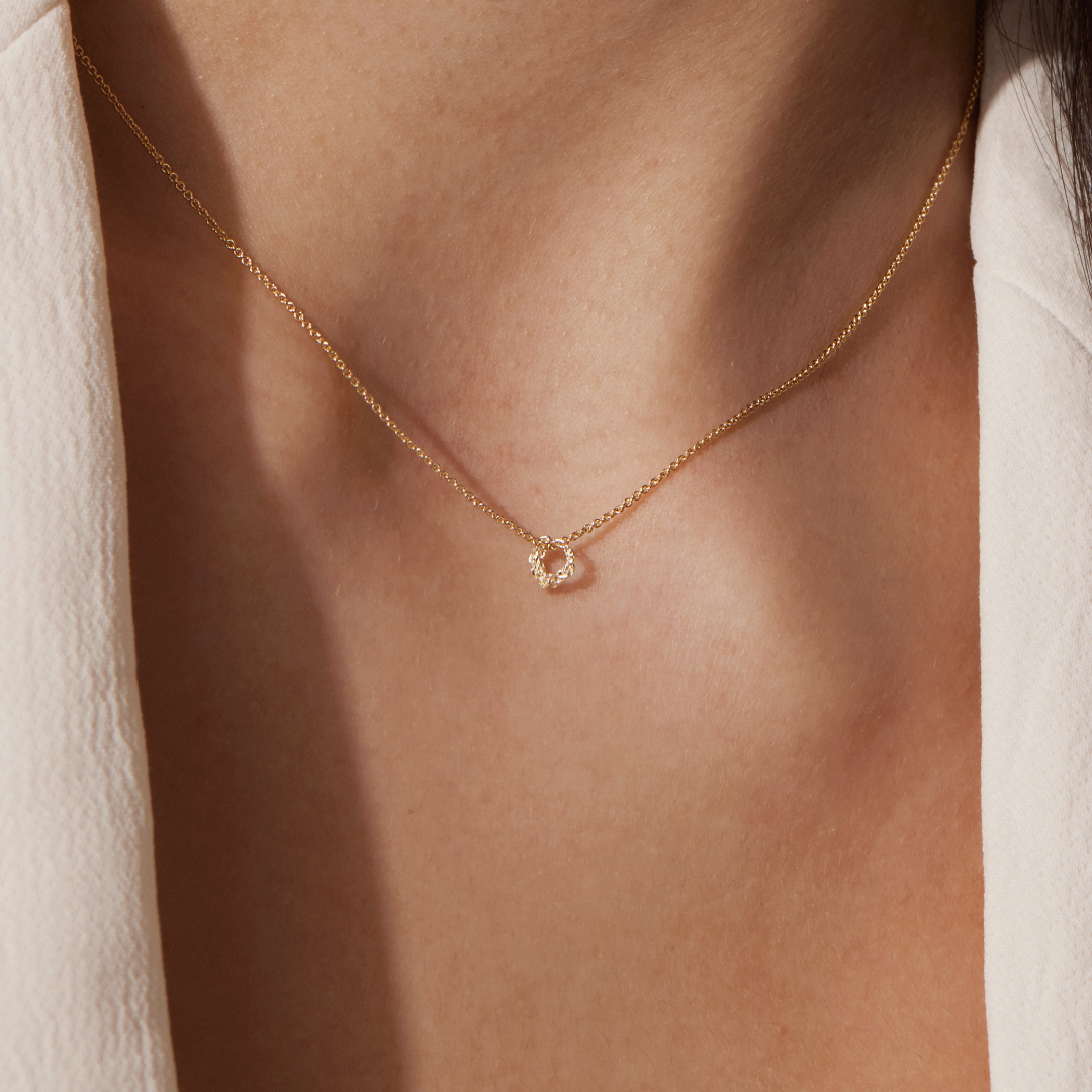 amalgam or 10K collier