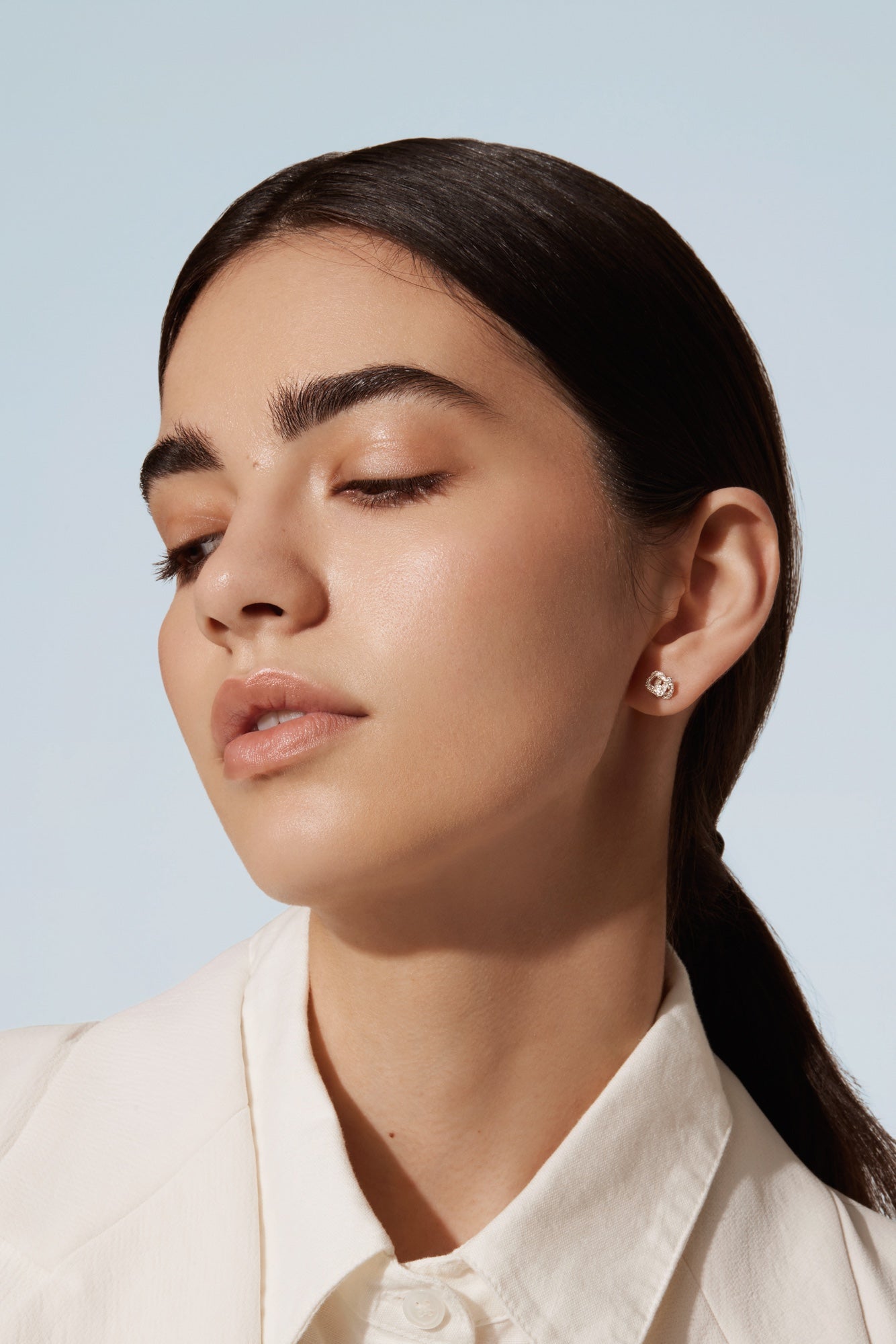 Intertwined stud earrings