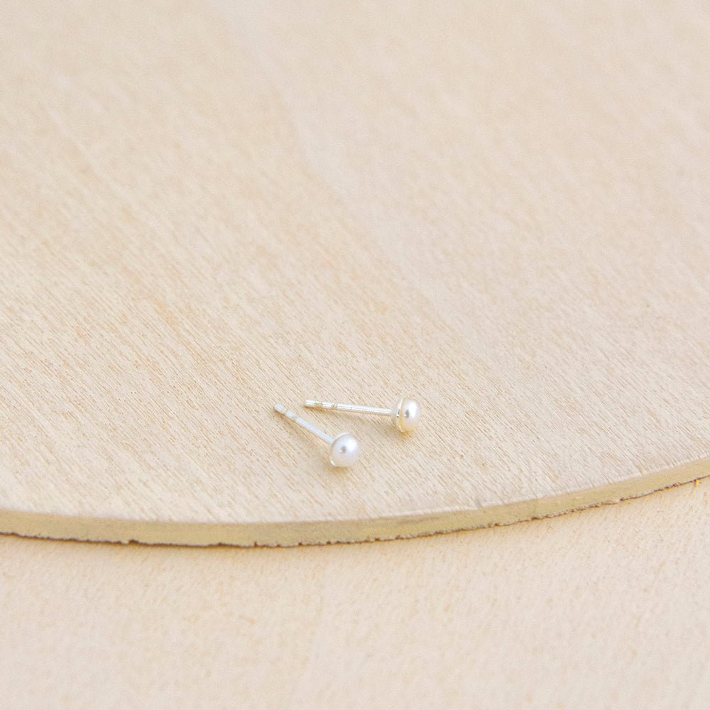 Classic Freshwater Pearl Solitaire Studs - 14k Gold - Camillette
